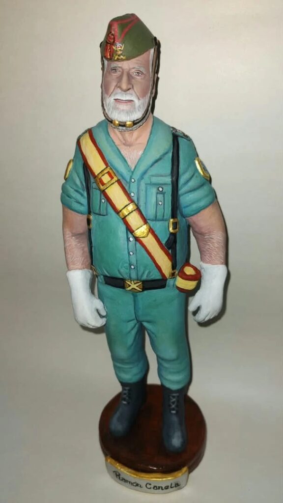 Escultura hiperrealista en 3D de Ramón Canela Guillén con uniforme histórico de la Legión Española esculpida por José Rueda