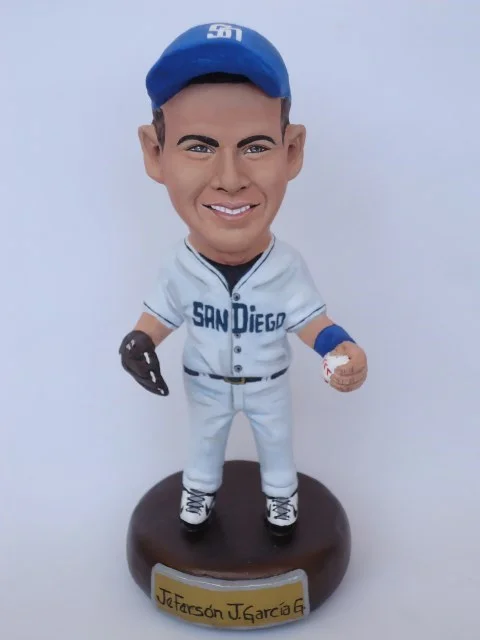 Estatuilla bobblehead del beisbolista Jefarson J. García G. creada por José Rueda.
